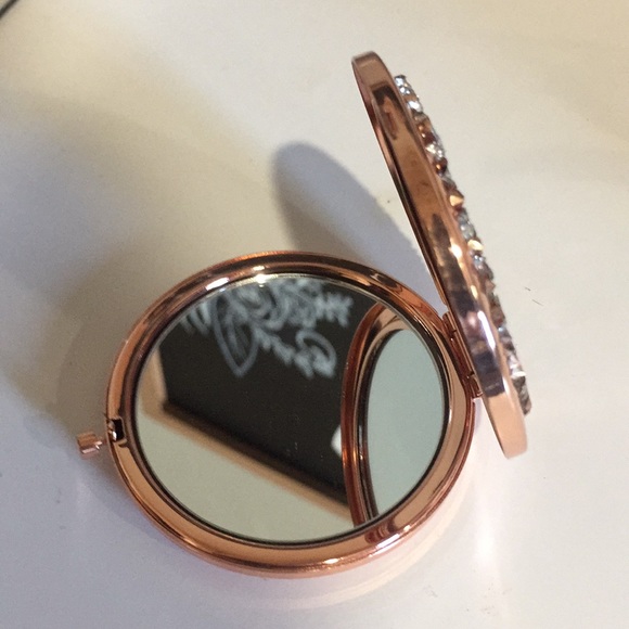 Compact Mirror - Picture 2 of 4